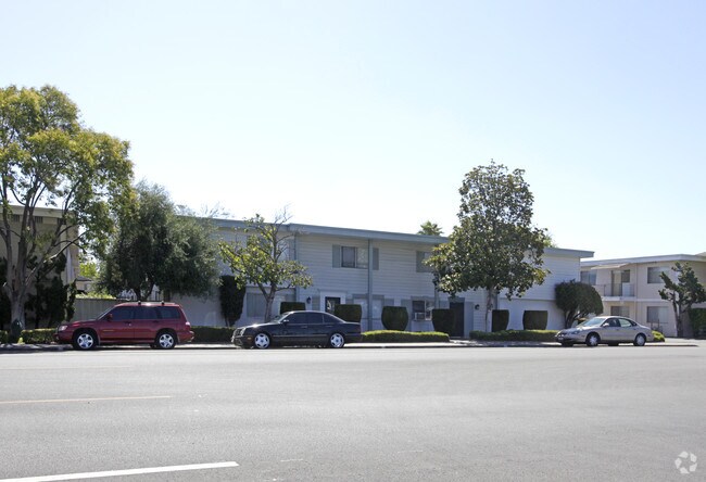 Building Photo - 1624 Hollenbeck Ave