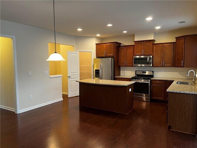 Building Photo - 701 Woodbridge Dr