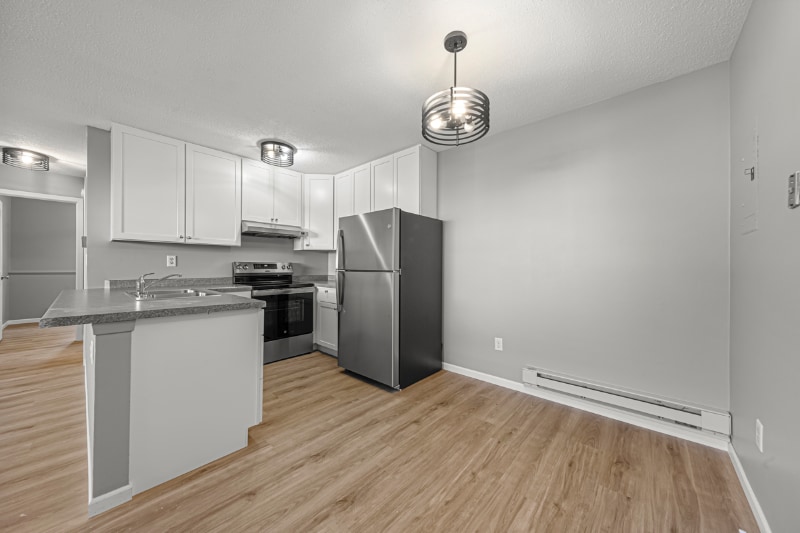 Building Photo - 1402 Division St W