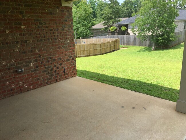 Building Photo - GREAT HOME IN WEST MOBILE