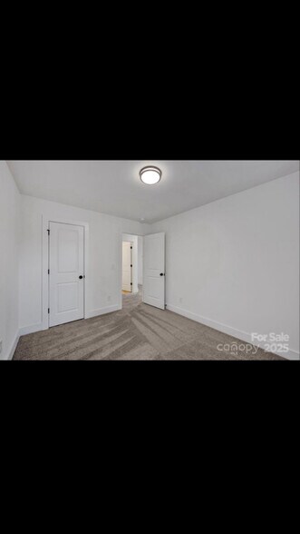 Building Photo - 2812 S Ridge Ave