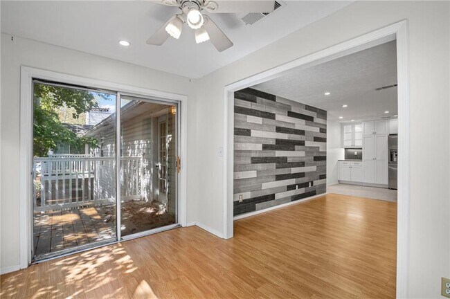 Building Photo - 2110 Augusta Dr