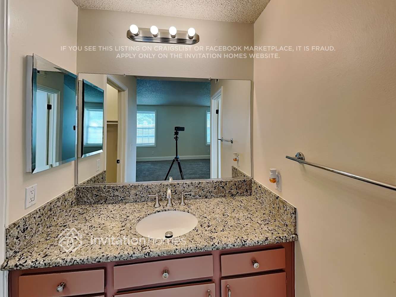 Building Photo - 20159 Gilbert Dr
