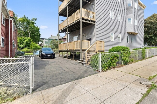 Building Photo - 159 Cowper St