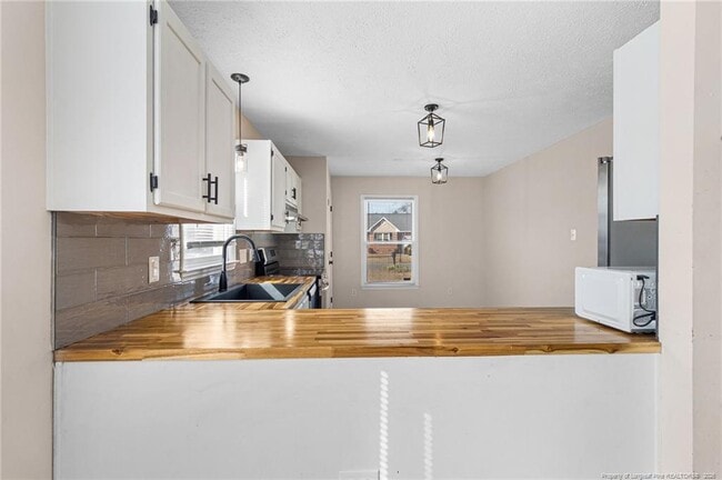 Building Photo - 166 Oakview Dr