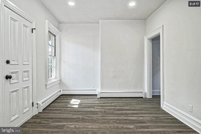 Building Photo - 148 Walnut St