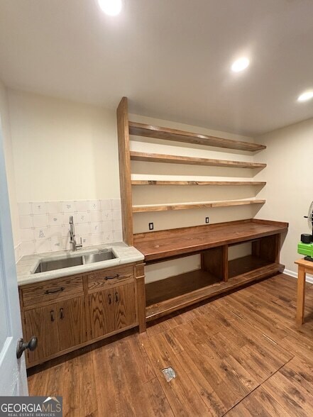 Building Photo - 1776 Old Country Pl