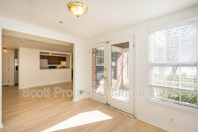 Building Photo - 903 Woodbridge Ct