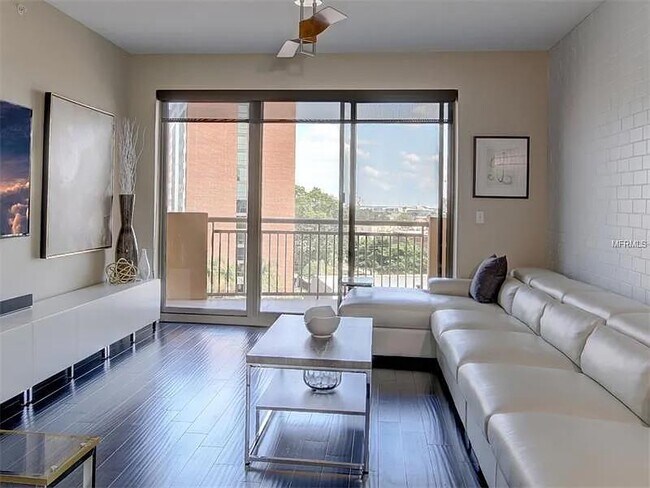 Building Photo - 1108 N Franklin St