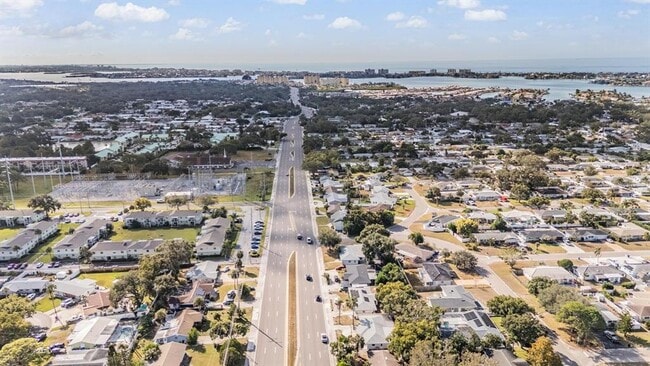 Building Photo - 6472-6113 113th St North