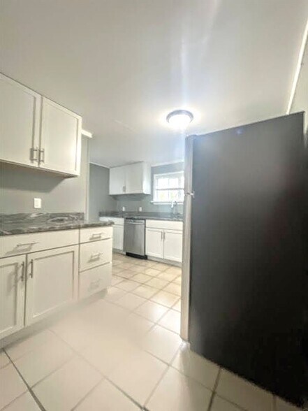 Building Photo - 71 Orchard Dr