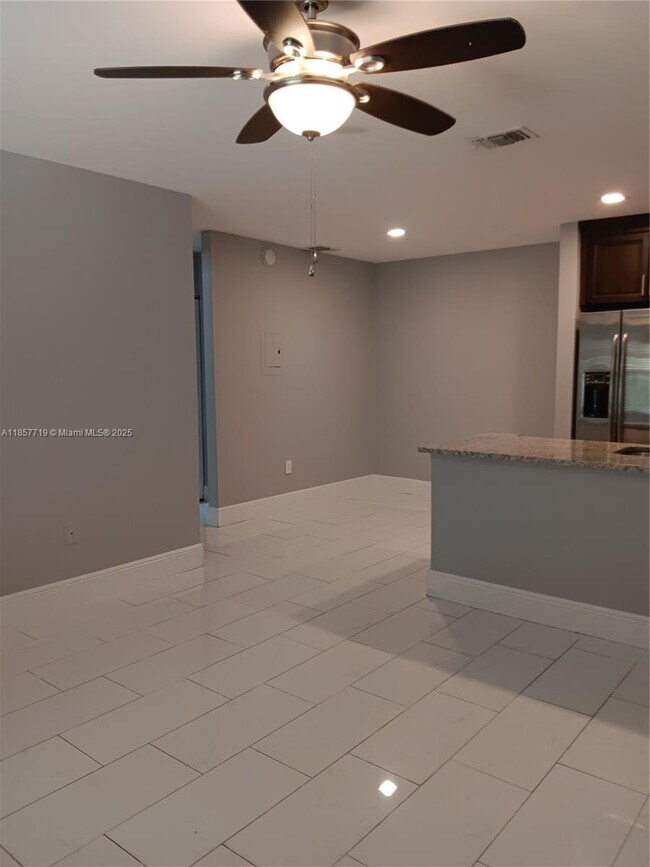 Building Photo - 6040 Shaker Wood Cir