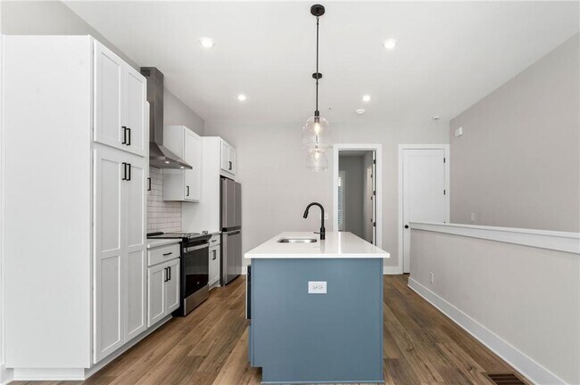 Building Photo - 1272 Longreen Ter NW