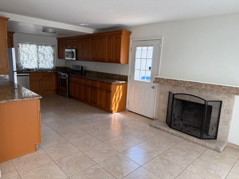 Building Photo - 5867 Cape Horn Dr