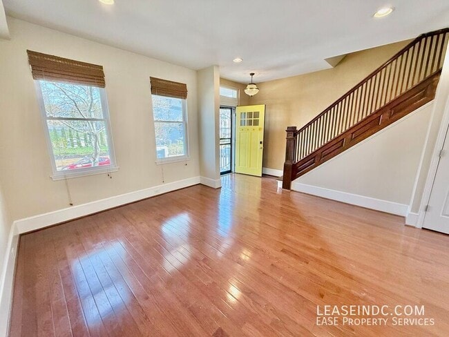 Building Photo - 159 V St NE