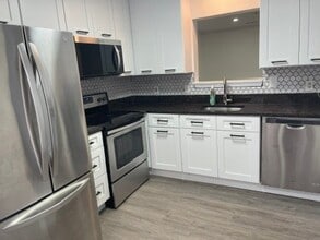 Building Photo - 5900 S Hil Mar Cir