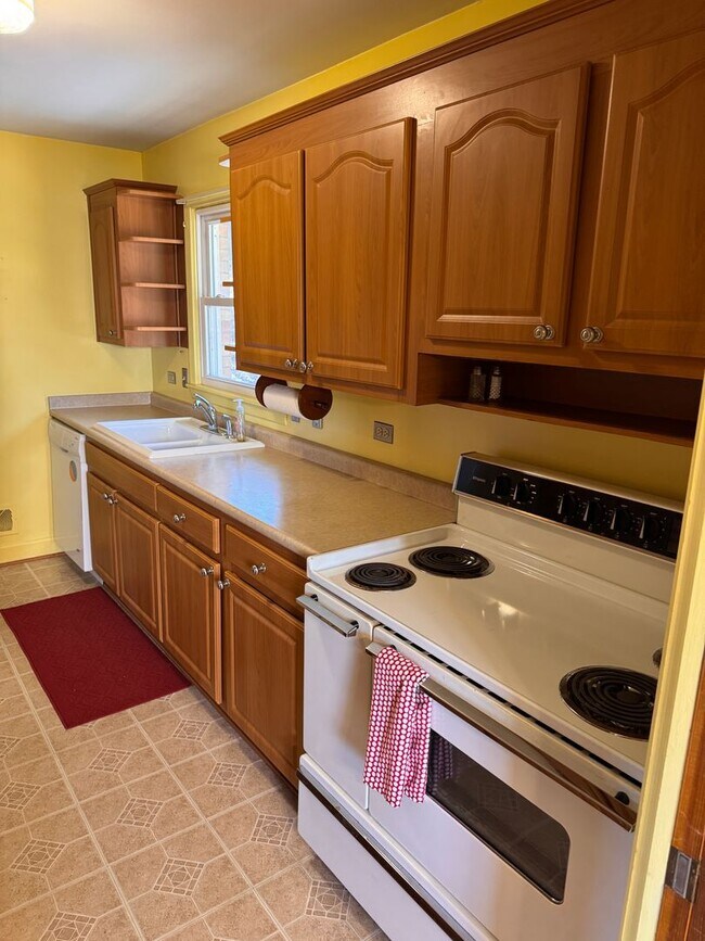 Building Photo - 4 Bedroom || 2.5 Bathroom Home in Boonsboro