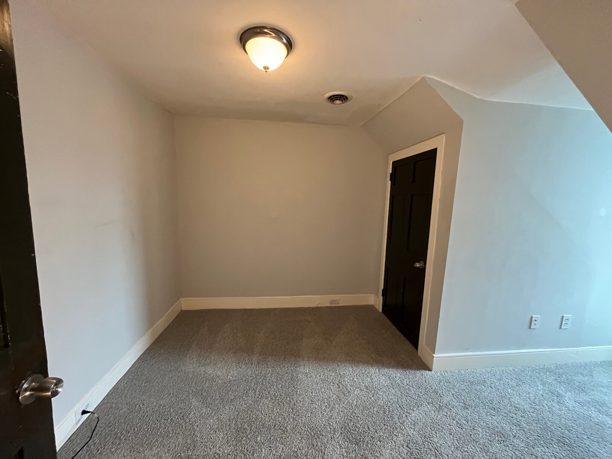 Building Photo - 448 N Queen St