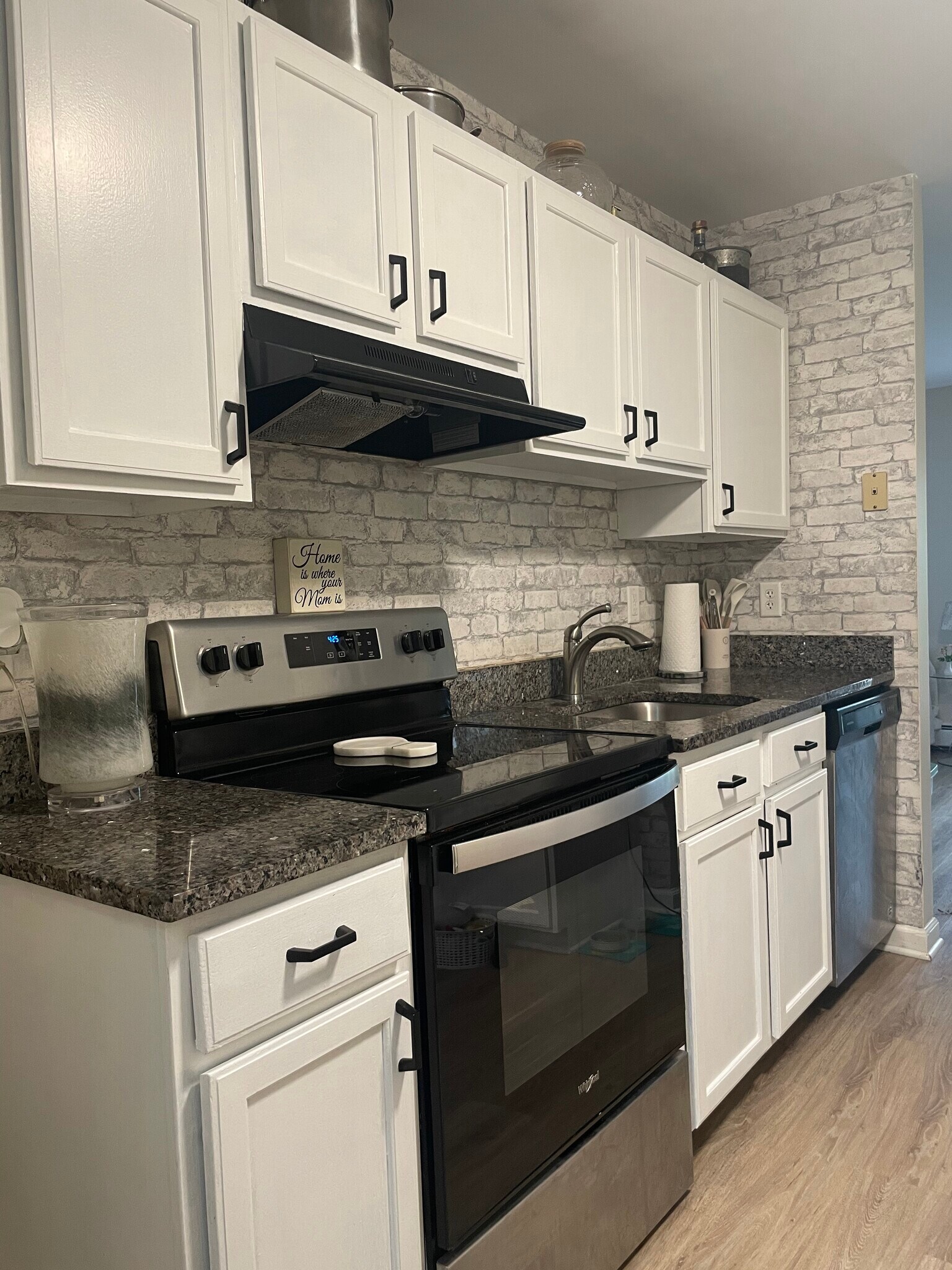 Building Photo - 1552 NY-300