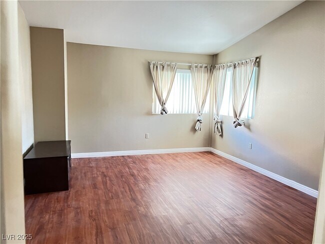 Building Photo - 2180 Pinetop Ln