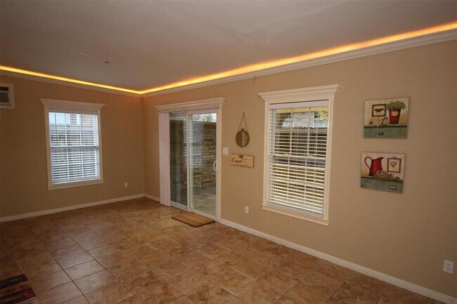 Building Photo - 10234 Wildwood Park Ln