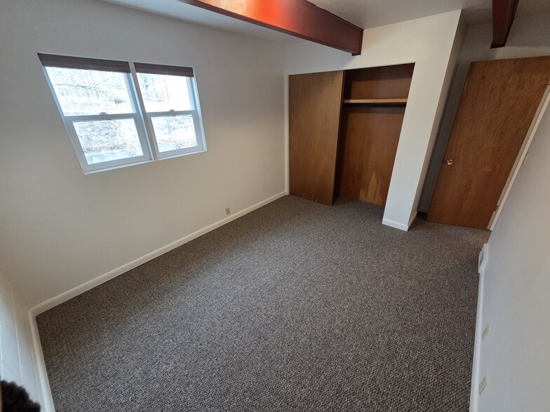 Building Photo - 27 9th St