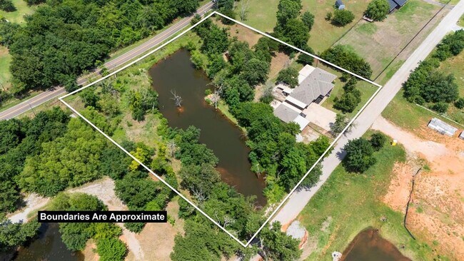 Building Photo - 1829 Ranchwood Dr