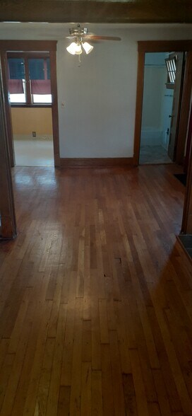 Building Photo - 17405 Woodford Ave