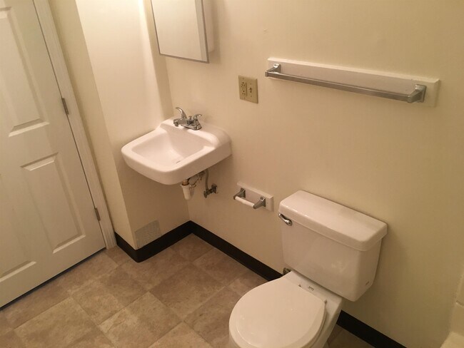 Building Photo - 239 Turner St