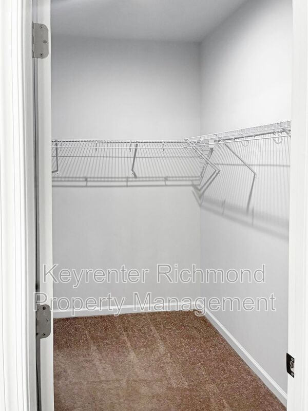 Building Photo - 719 McCormick Farm Dr