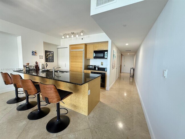 Building Photo - 1830 S Ocean Dr