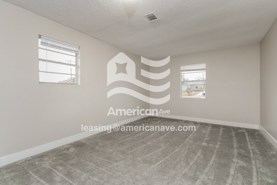 Building Photo - 3752 Fairington Dr