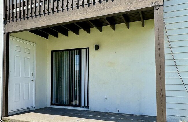 Building Photo - 305 W Grant St