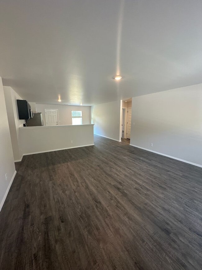 Building Photo - Now Pre-Leasing: Modern 3-Bedroom, 2-Bath Home in Broken Arrow — Available July 14th