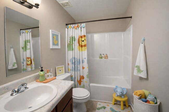 Building Photo - $1800 3 Bedrooms 2.5 Bath Brick Home with a bonus room!