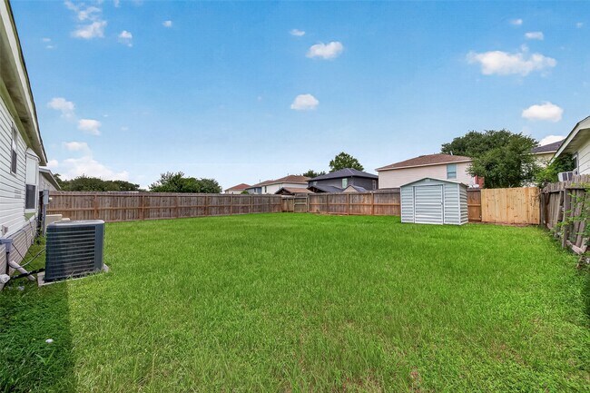 Building Photo - 20306 Mountain Dale Dr