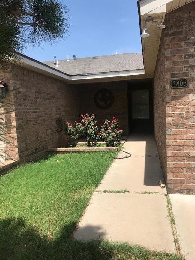 Building Photo - 3805 Wimberley St