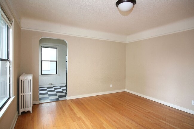 Interior Photo - Glen Arms