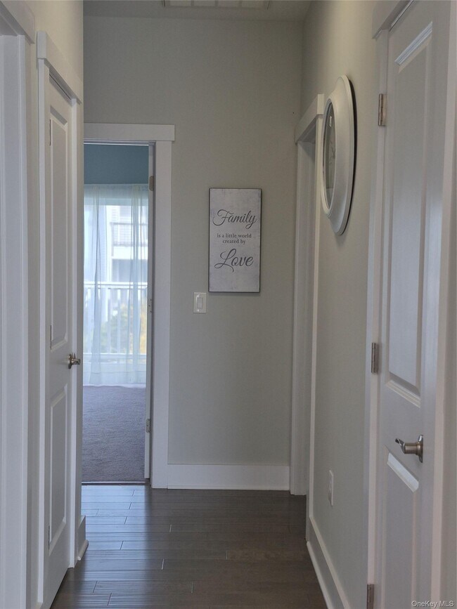 Building Photo - 44 Fox Hill Dr