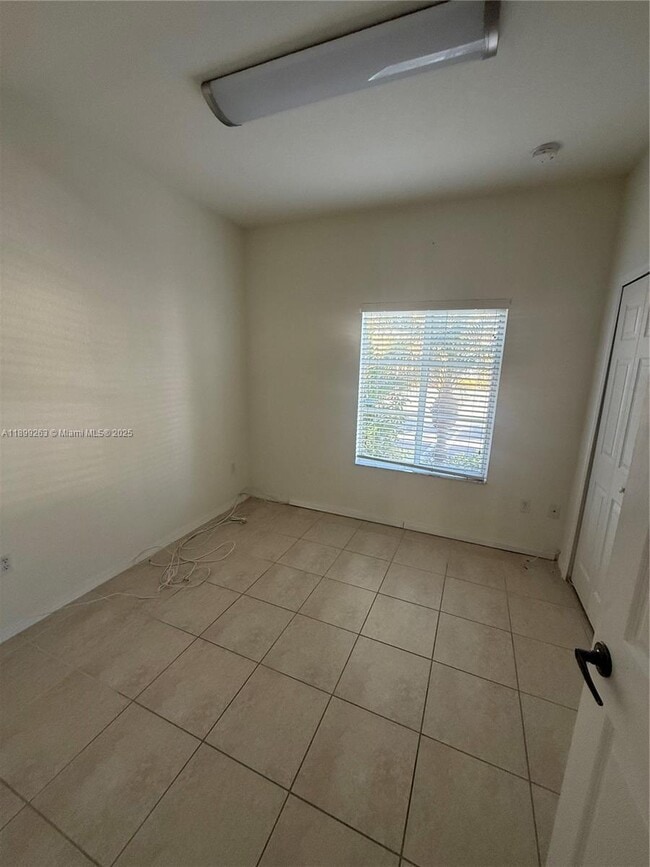 Building Photo - 10776 NW 84th Ln