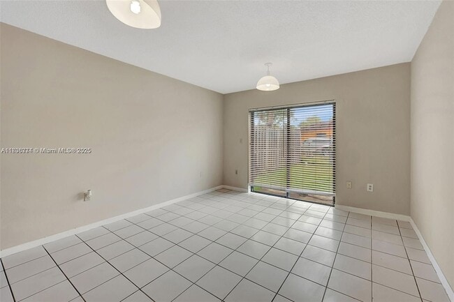 Building Photo - 1604 NE 151st St