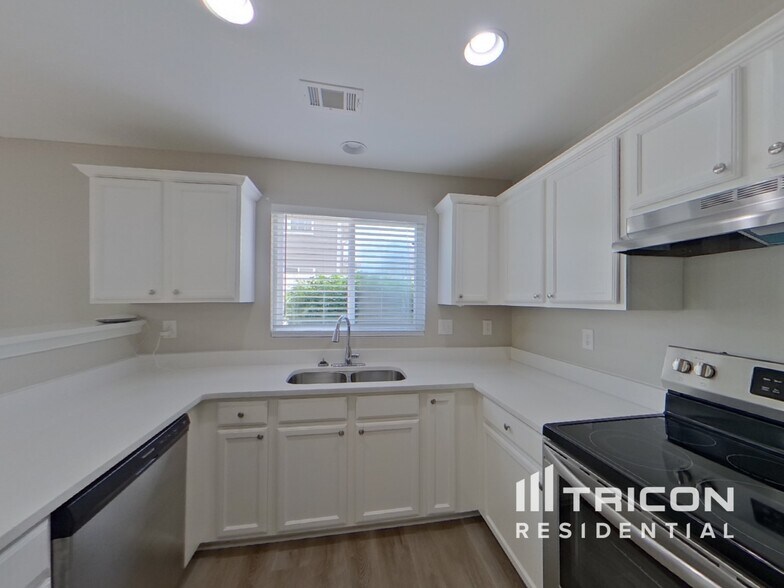 Building Photo - 3645 Roseman Landing