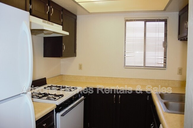 Building Photo - 608 S Liana Ct