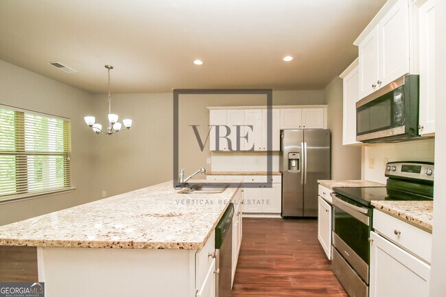 Building Photo - 133 Avonwood Cir