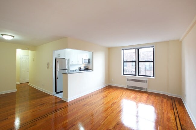 Building Photo - 410 Avenue X