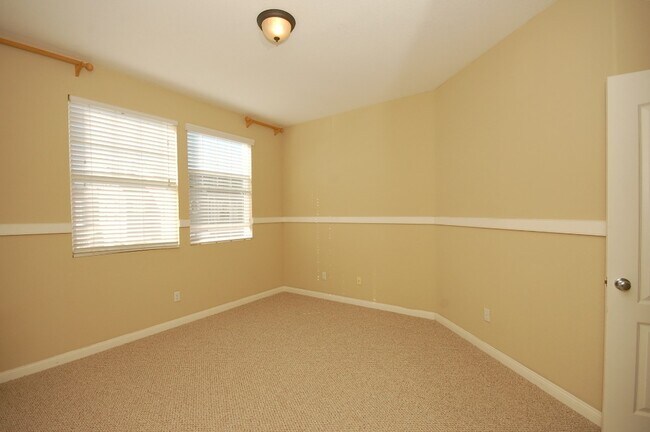 Building Photo - Amazing Location Home in Carlsbad with Lag...