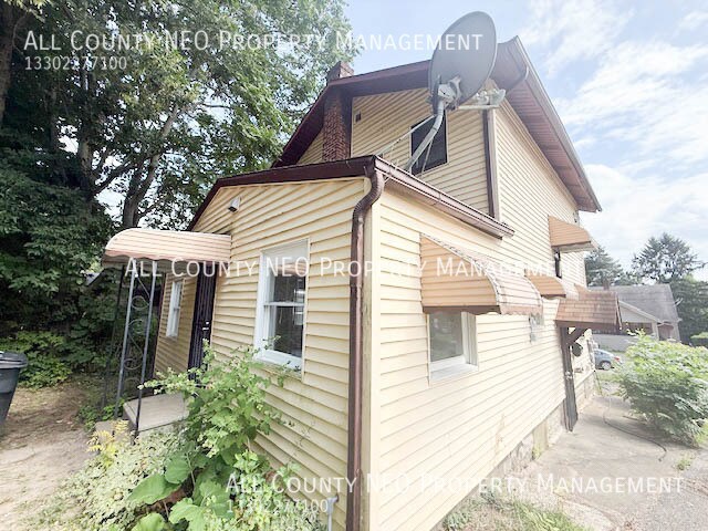 Building Photo - 897 McKinley Ave