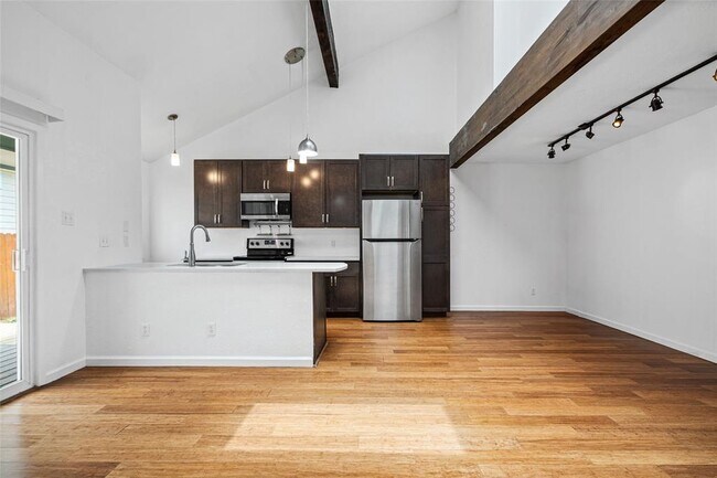 Building Photo - 1504 Bridgeway Dr