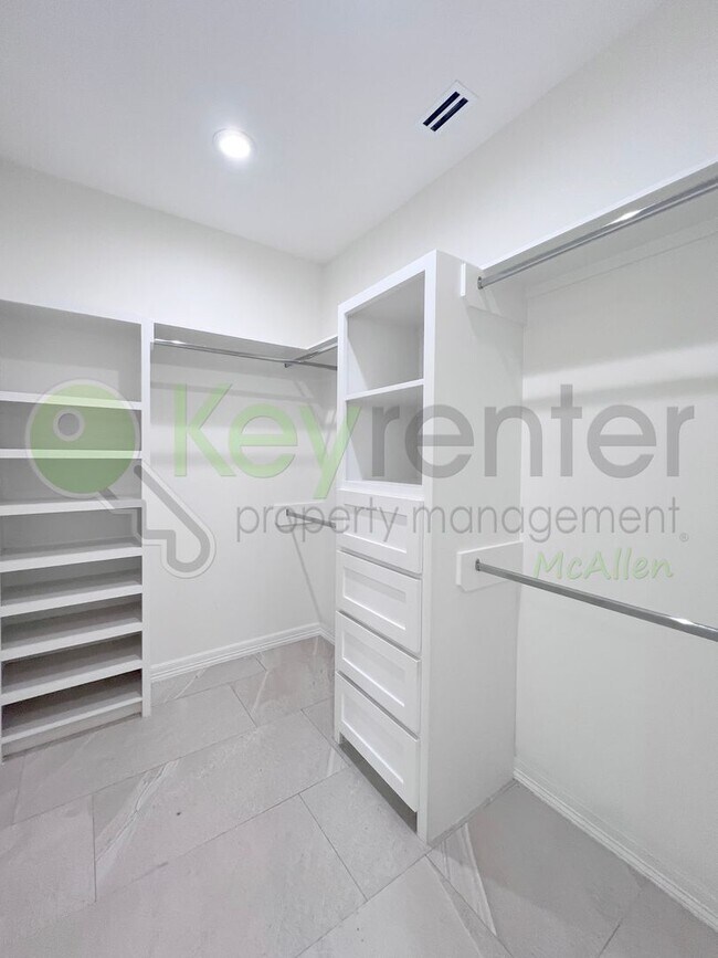 Building Photo - Beautiful 3 bedroom/ 2.5 bath Home in Edinburg - $500 off the First Month Rent!!!