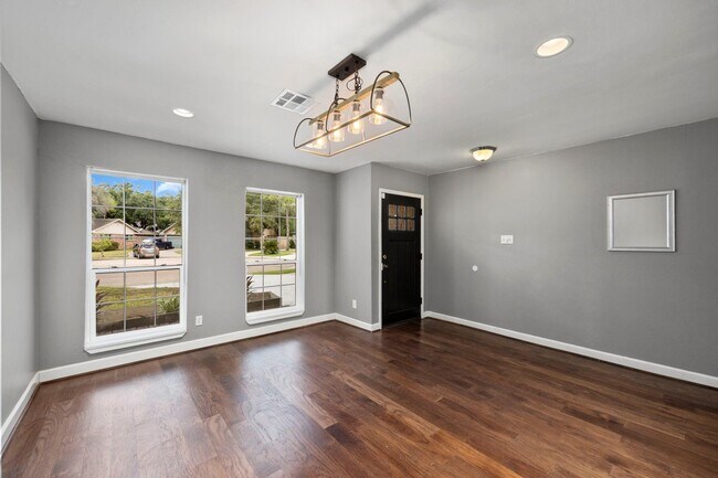 Building Photo - 12307 Nova Ct